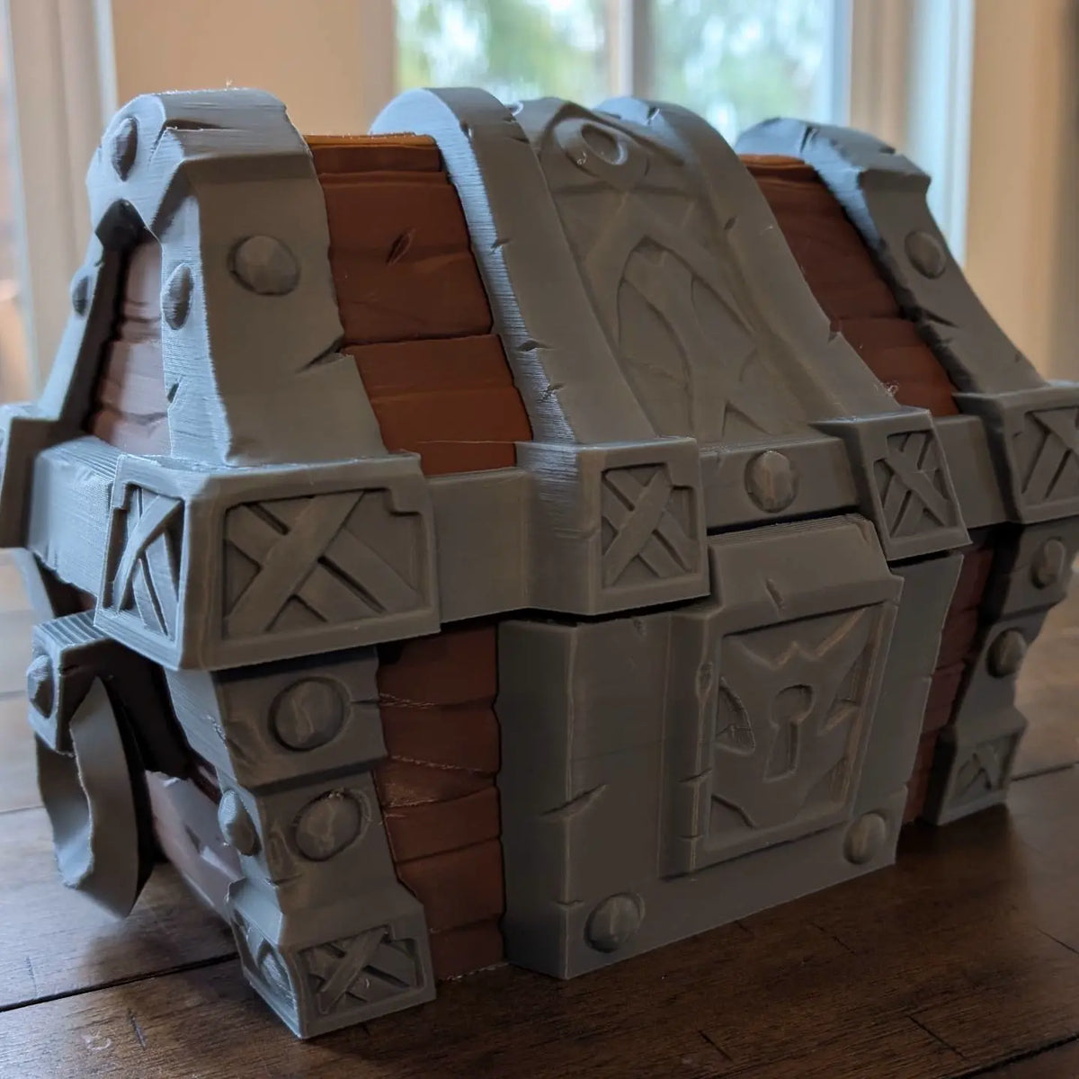 Coffre au trésor fantasy pour figurines et accessoires