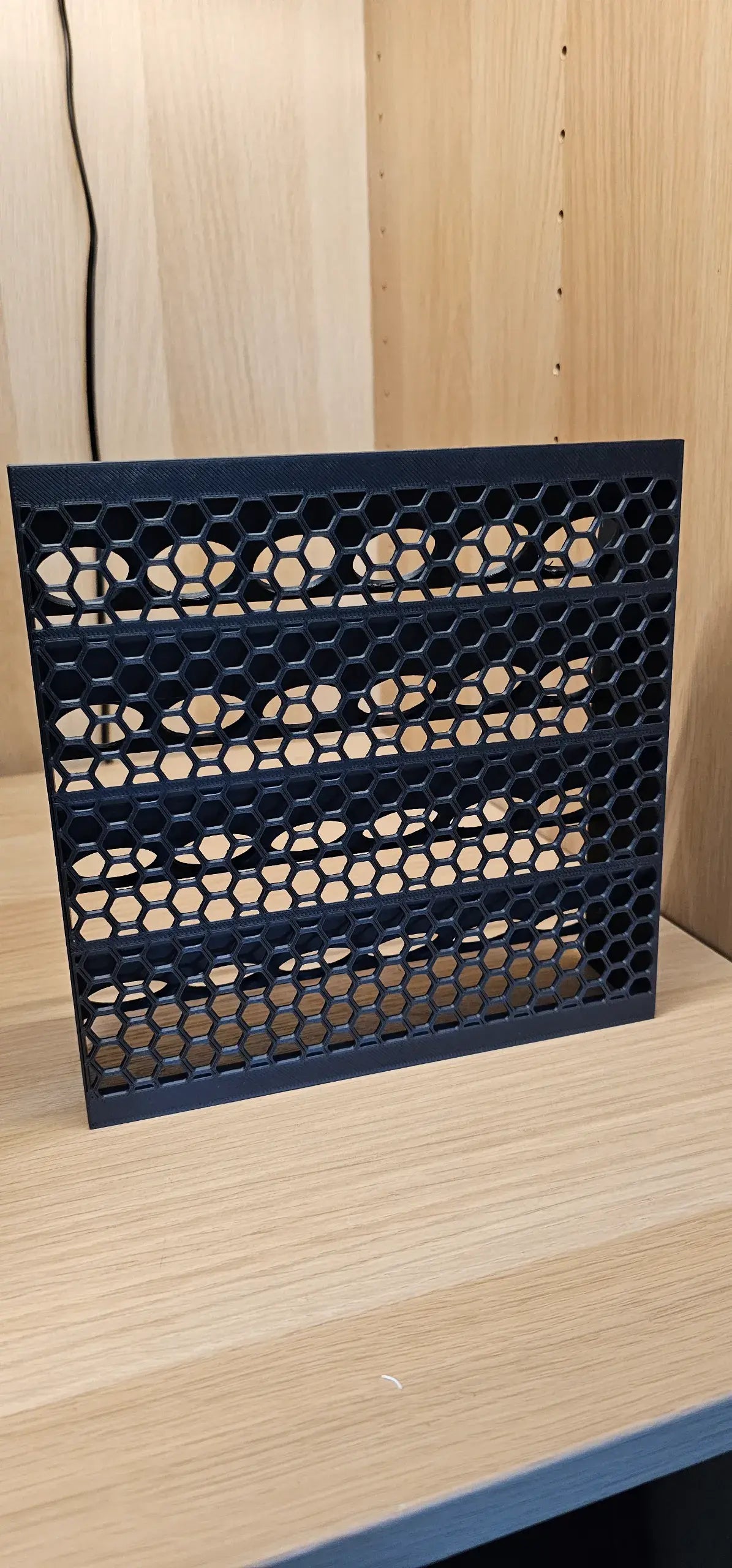 Étagère hexagonale pour peintures Vallejo & aérographe